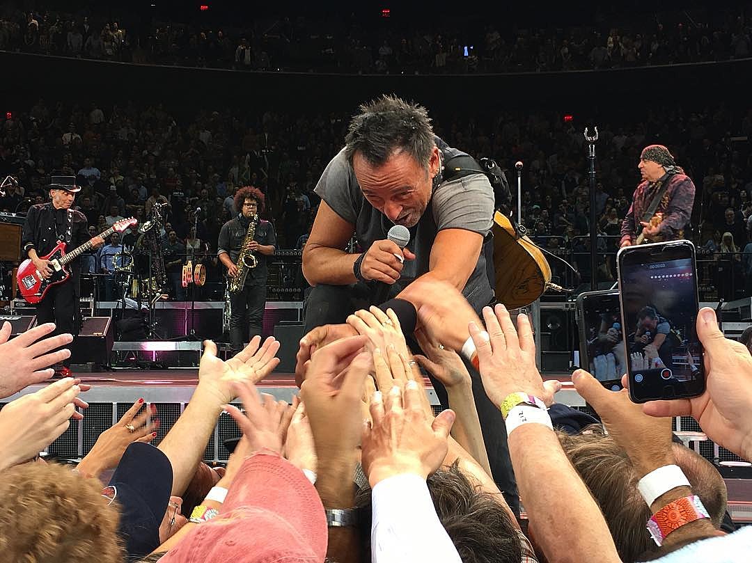 Bruce Springsteen returned to MSG, danced with his 90 year old mom, but not Eddie Vedder (pics, video, setlist)