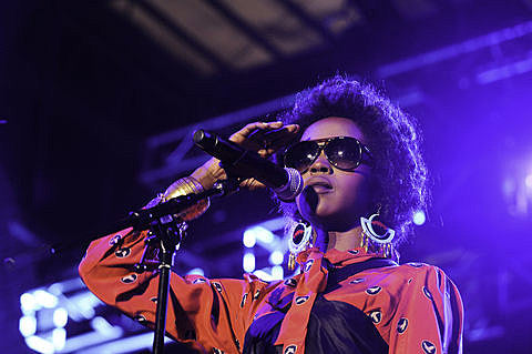 Lauryn Hill going on acoustic tour (4 NYC shows included)