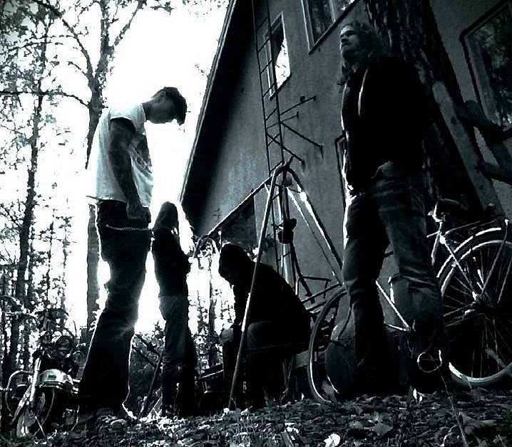 Finnish death doom vets Rippikoulu touring with Chthe’ilist & Nucleus