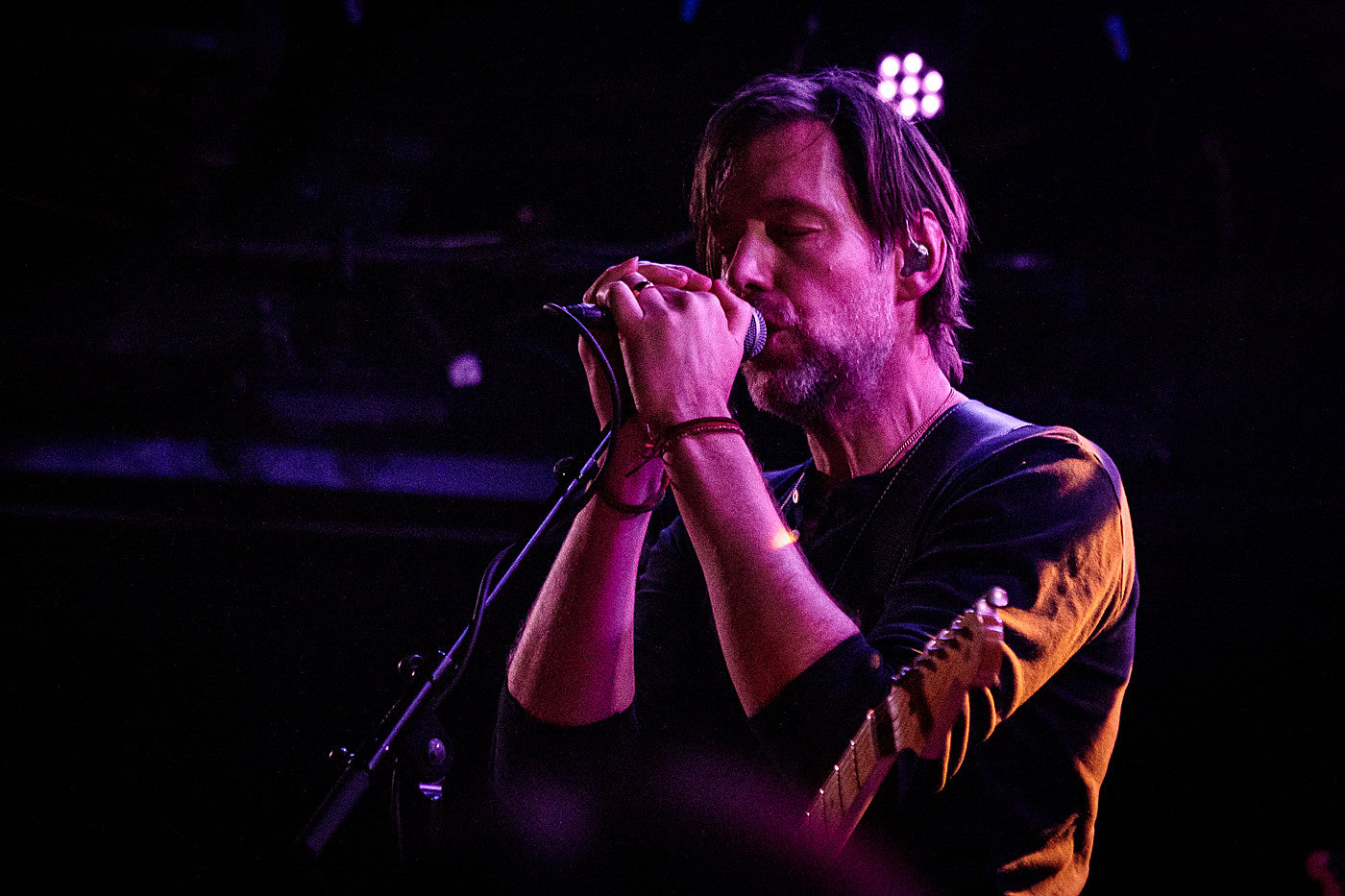 Radiohead’s Ed O’Brien made his NYC solo debut at Le Poisson Rouge (pics, setlist, full video)