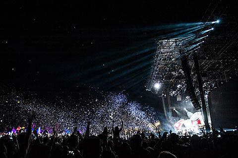 Coachella and Lollapalooza ban selfie sticks