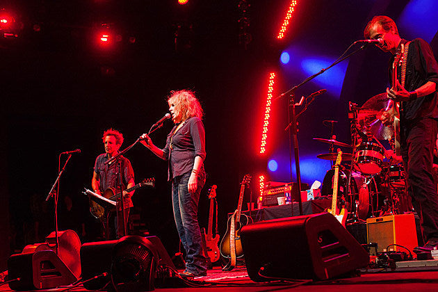 Lucinda Williams played Prospect Park with Jason Walker, covered “Rockin’ in the Free World” (pics, video)