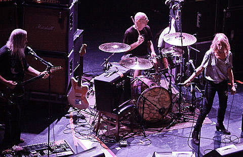 listen to Kim Gordon & J Mascis team up on “Slow Boy”