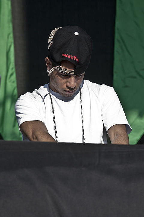 Araabmuzik touring, playing NYC with Nadus (who’s on the new Skrillex compilation)