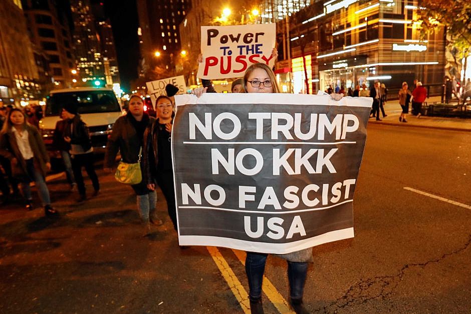 Green Day sang MDC’s “No Trump, No KKK” on American Music Awards (watch)