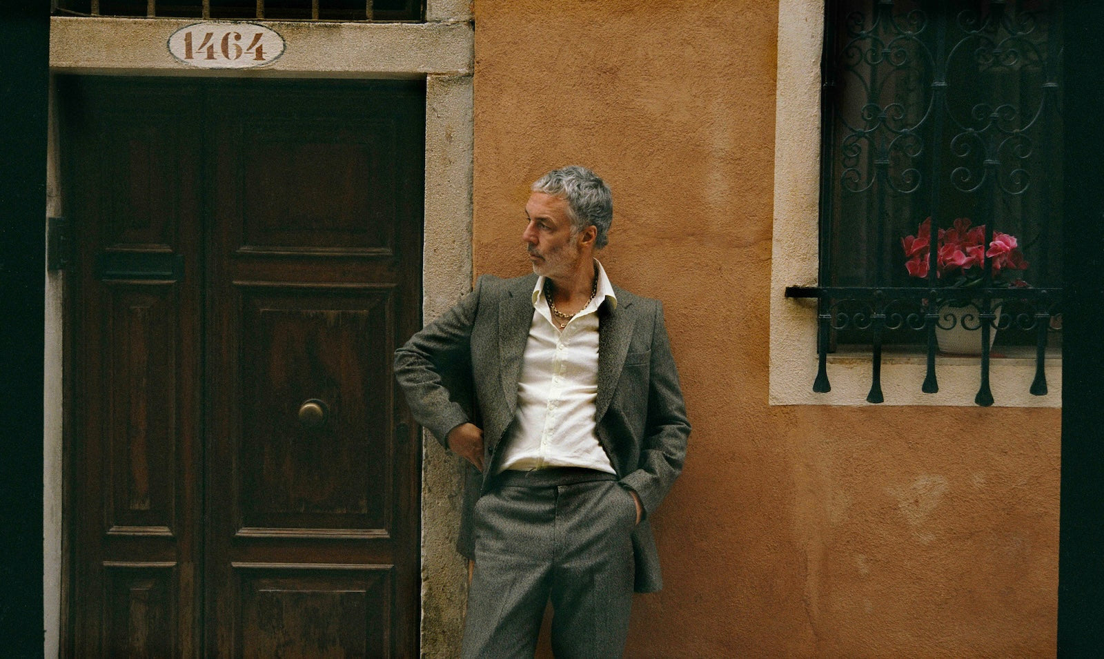 Baxter Dury announces new album ‘Allbarone,’ shares title track