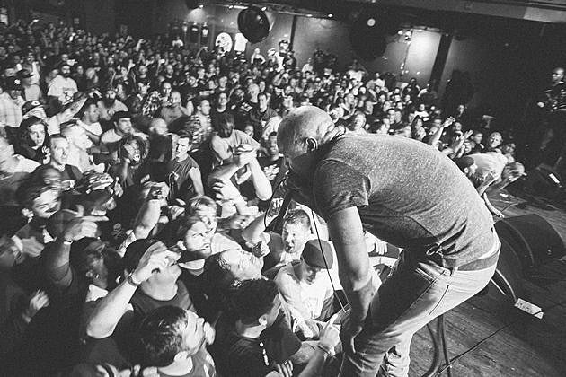 Black N’ Blue Bowl 2015 pics & videos: Burn, Crumbsuckers, Candiria, Sick of it All, Regulators, Madball, Earth Crisis, more