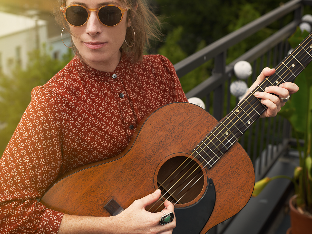 Brooklyn folk artist Swimming Bell preps debut (stream “Ealing Common”), touring