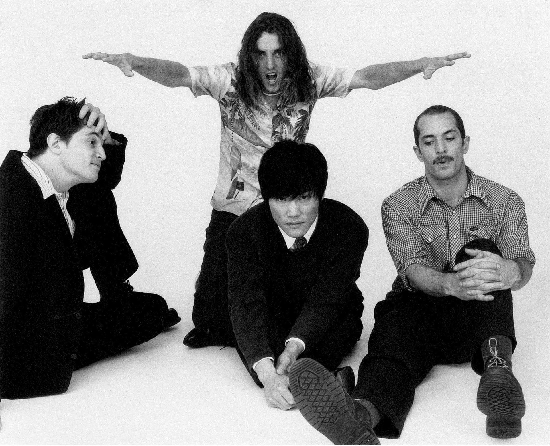 Chavez teach Sadie Dupuis their guitar riffs in new video for ‘Gone Glimmering’ reissue