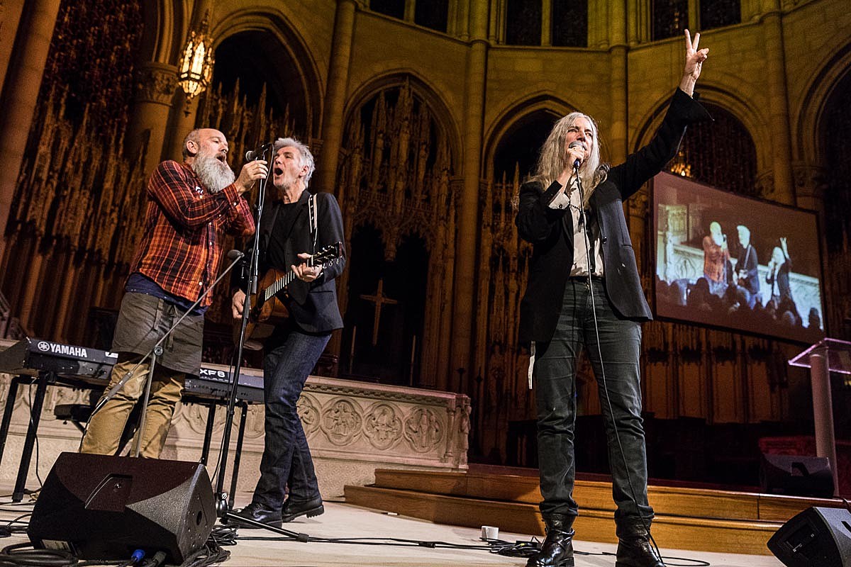 Patti Smith brought out Michael Stipe at ‘Democracy Now!’ show (pics, video)