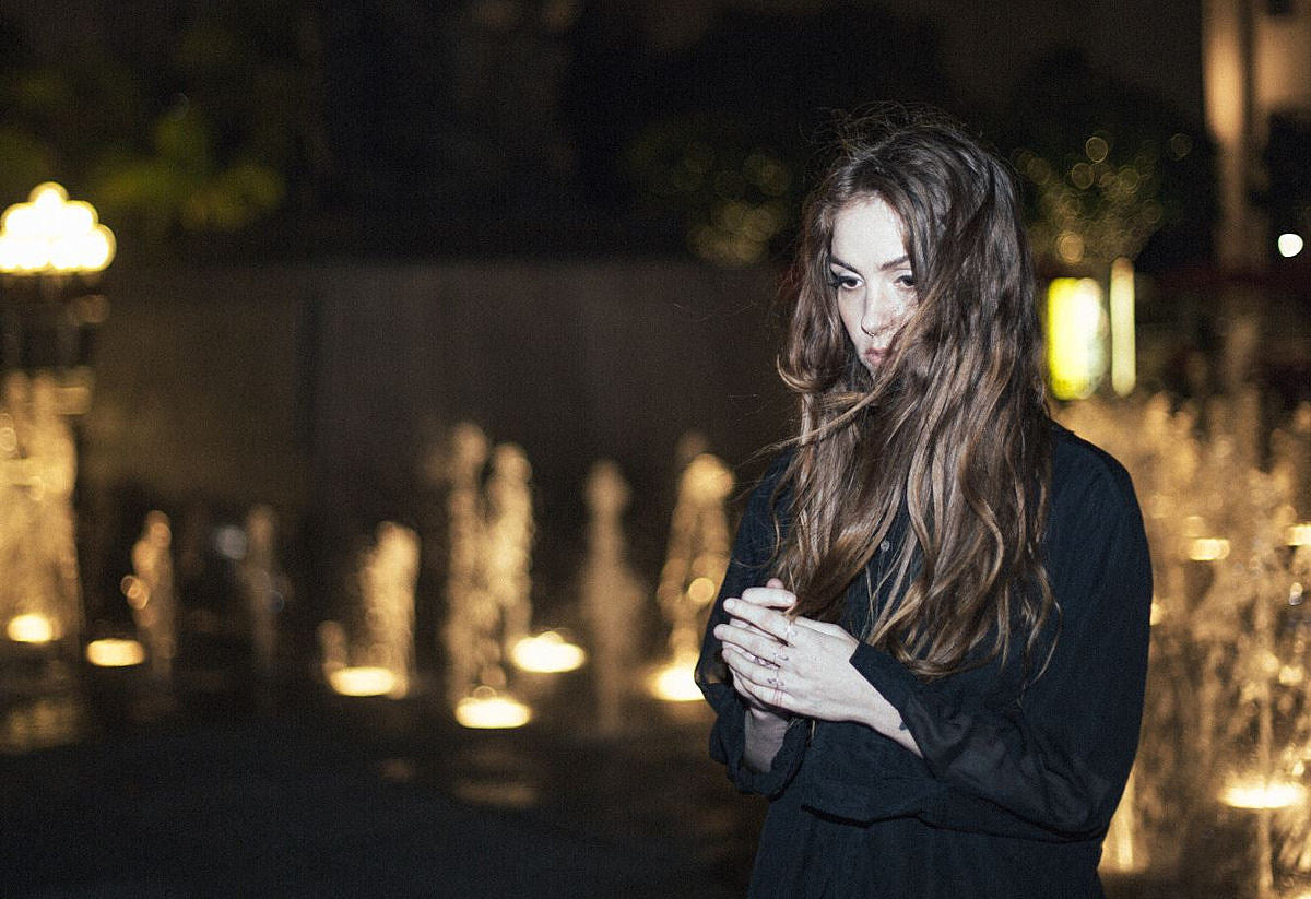 an interview w/ Emma Ruth Rundle, whose new LP ‘On Dark Horses’ is out now