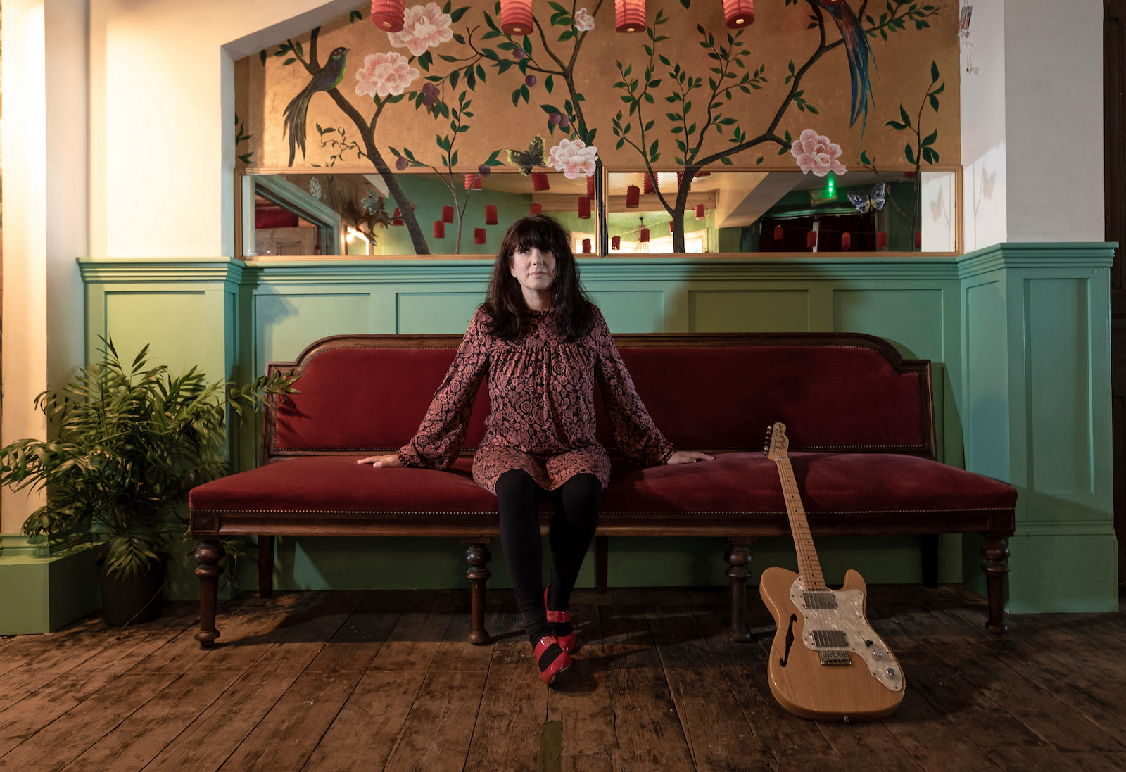 Lush’s Emma Anderson breaks down every song on her solo debut, ‘Pearlies’