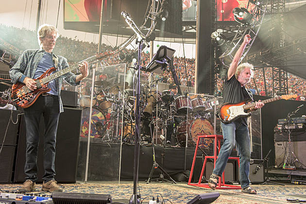 Phil Lesh announces 76th birthday shows with Warren Haynes and more; Dead & Company promising 2016 tour dates