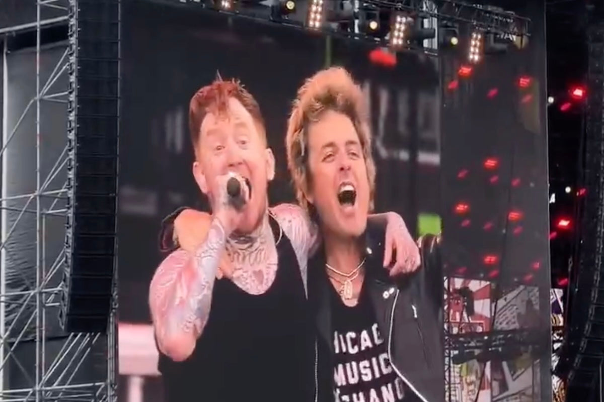 Watch Green Day’s Billie Joe Armstrong join the Sex Pistols for “Anarchy in the U.K.”