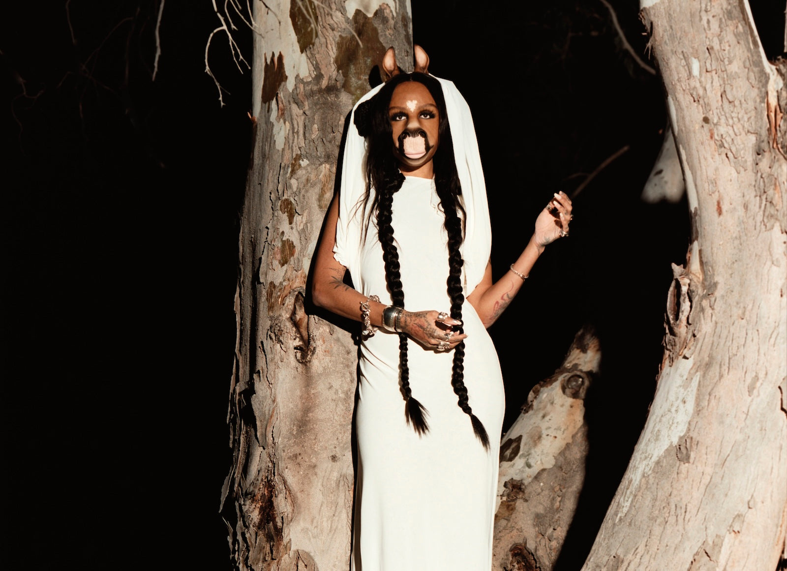 horsegiirL announces debut album, shares “earth is turning”