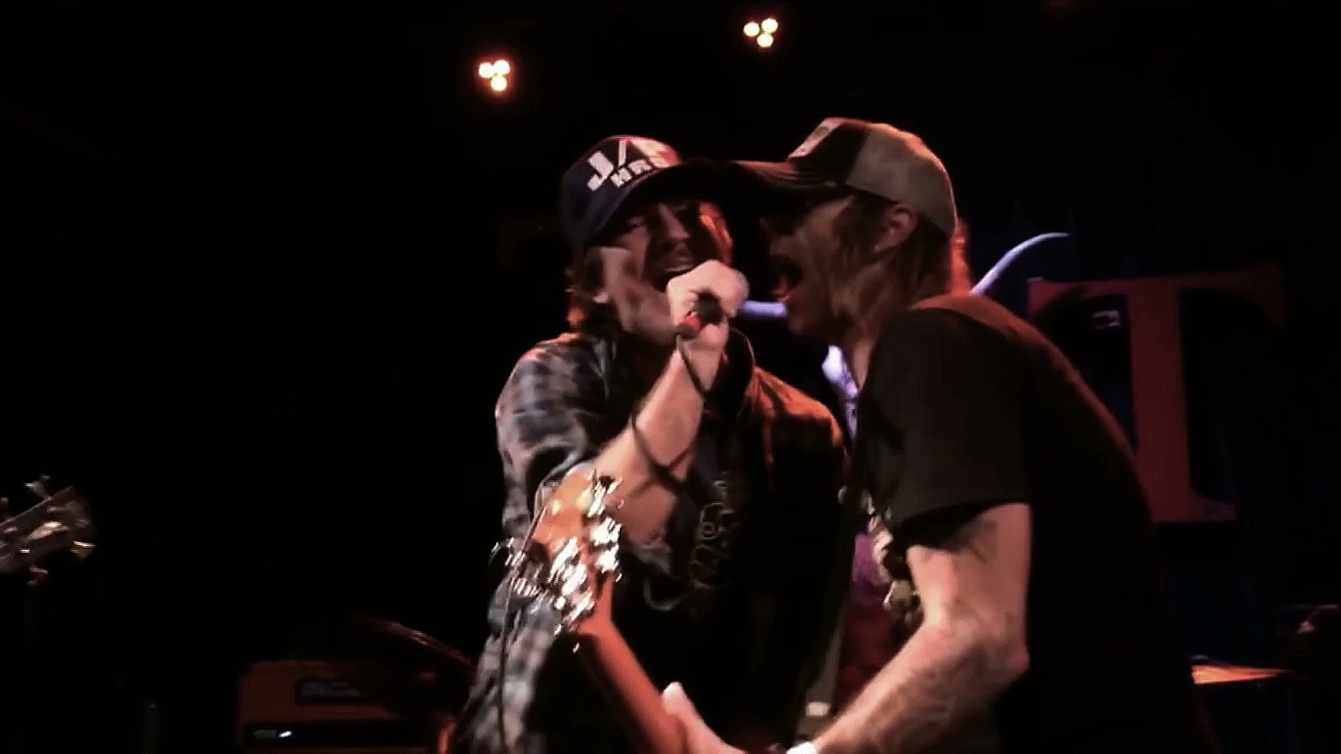 Eddie Vedder & Supersuckers cover Ramones’ “I Believe in Miracles” on new single