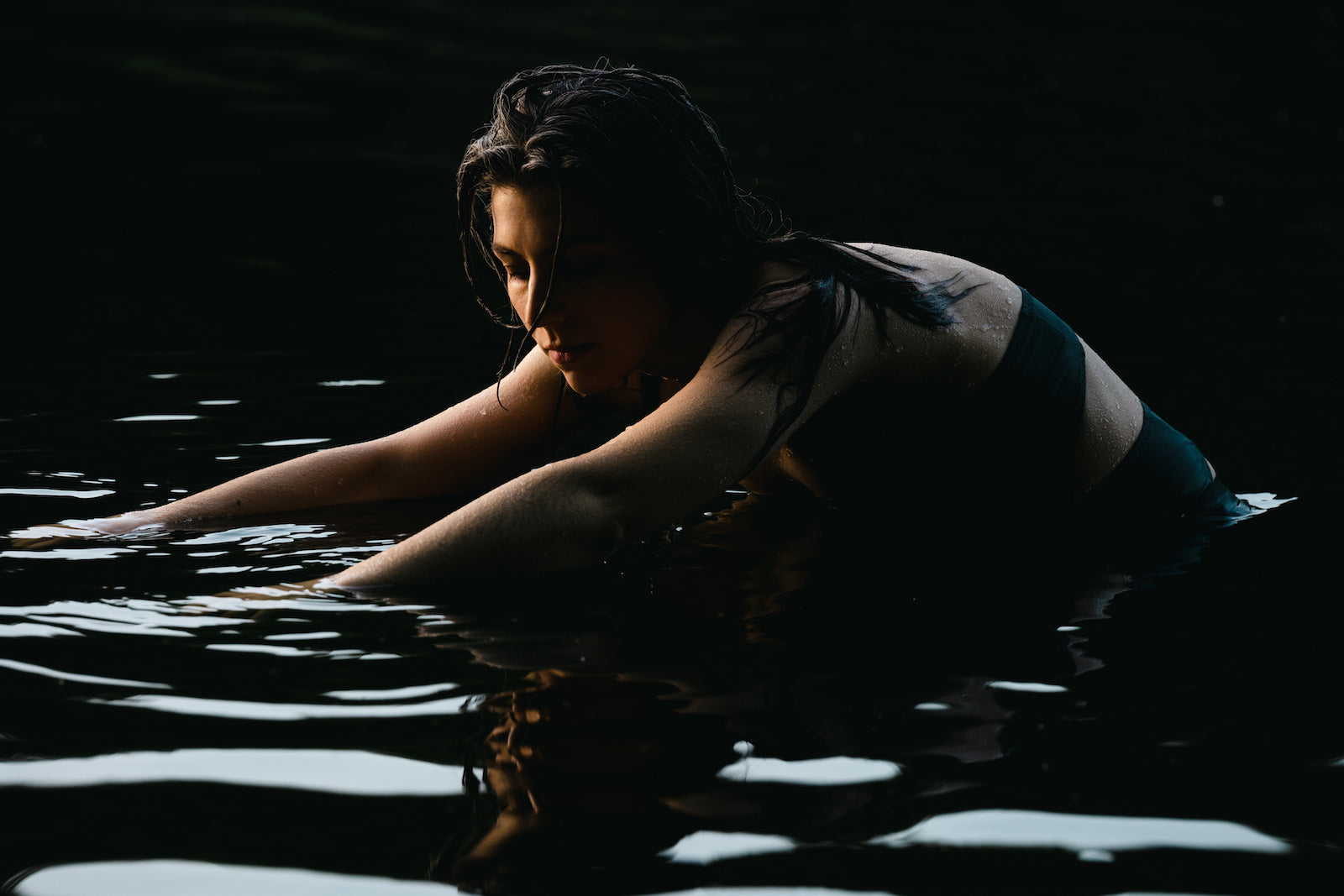 Julia Holter announces new album & tour, shares “Spinning” video