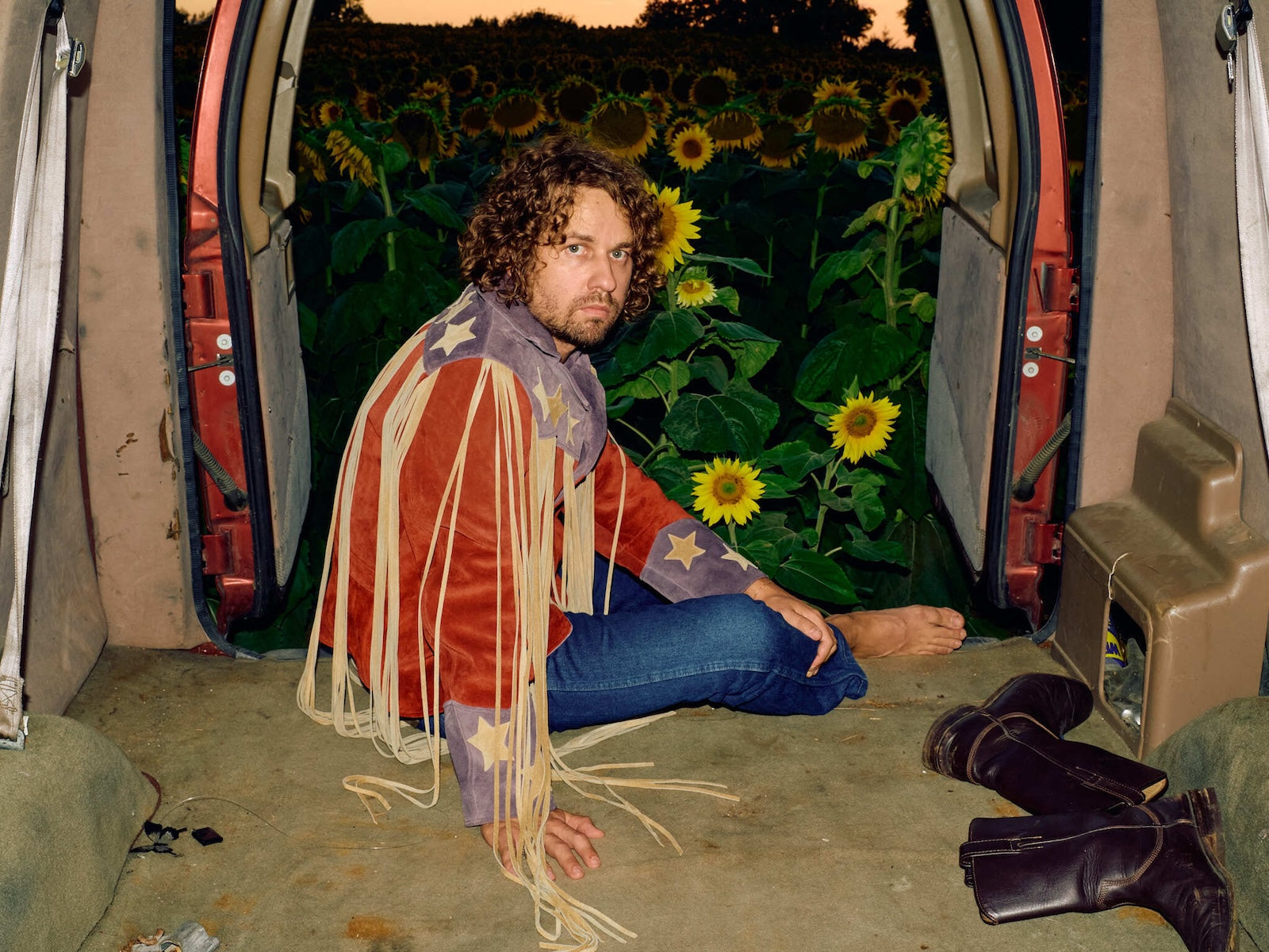 Kevin Morby announces Aaron Dessner-produced album & tour, shares “Javelin” ft. Sylvan Esso’s Amelia Meath