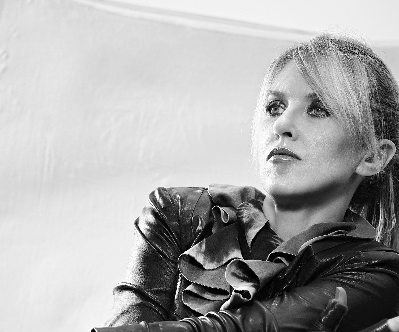 Liz Phair shares new song “Hey Lou”