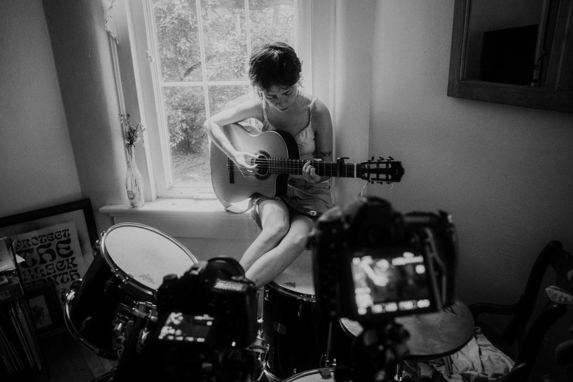 Tour news: Christine & The Queens, Yoshiki, Mali Velasquez, Barry Manilow, more