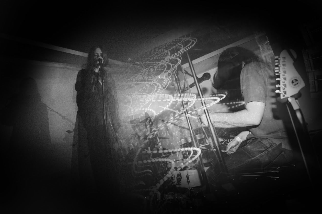 MEMORIALS (Electrelane/Wire) share new song “In the Weeds”
