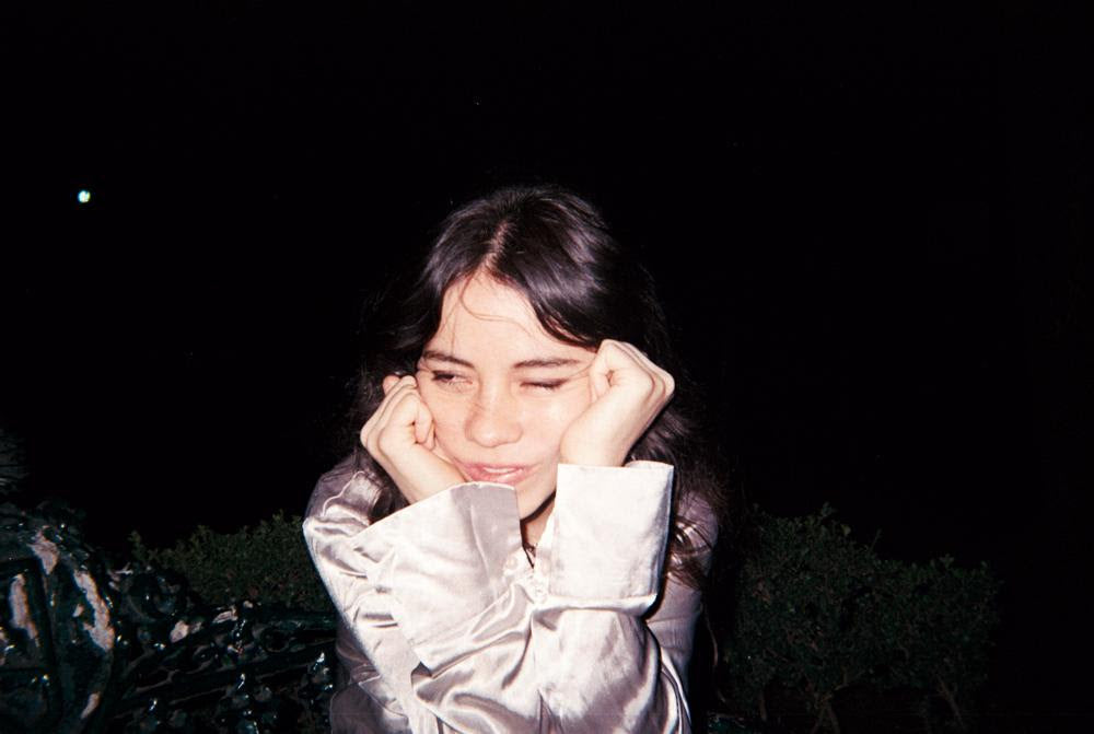 Mabe Fratti shares “Enfrente,” announces US shows