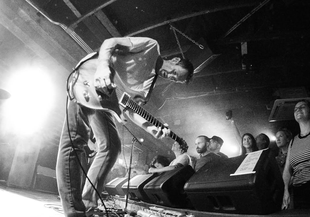 Watch Minus The Bear return at surprise ‘Menos El Oso’ tour warmup show