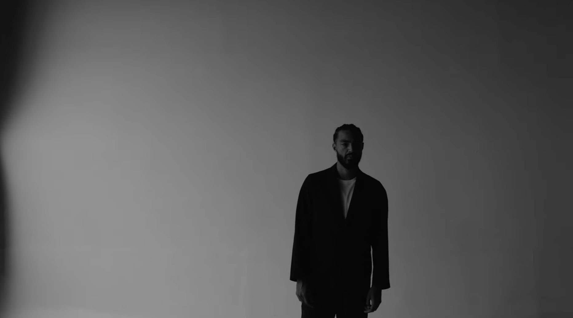 Navy Blue releasing ‘Memoirs In Armour’ next week, shares “Low Threshold”