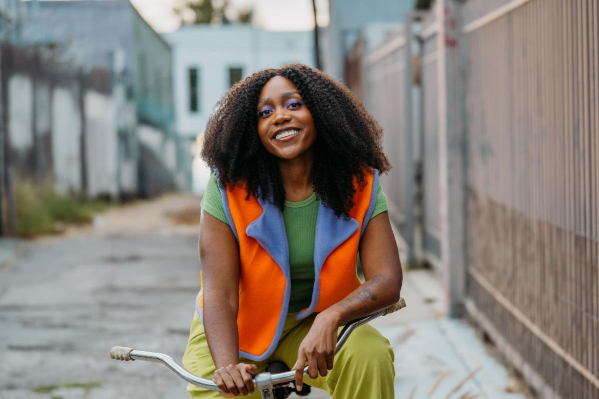 Noname announces new project ‘Cartoon Radio,’ shares “Hundred Acres” video