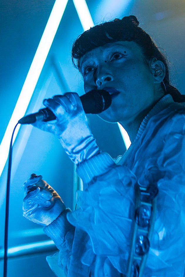 Little Dragon in NYC for Governors Ball & Brooklyn Bowl, played Concord Music Hall in Chicago (pics, setlist)