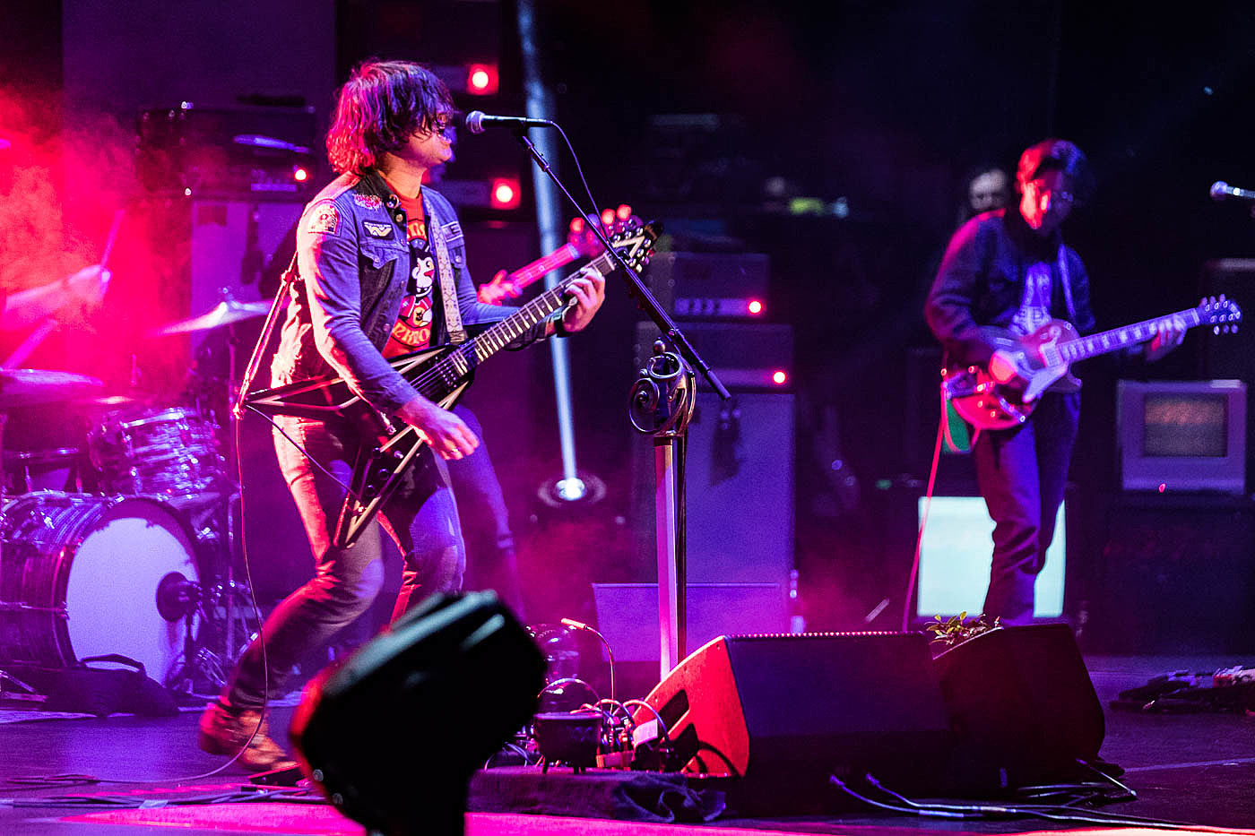 Ryan Adams played two nights at Beacon Theatre (setlists & night 2 pics); tonight’s IHeartRadio show streaming live