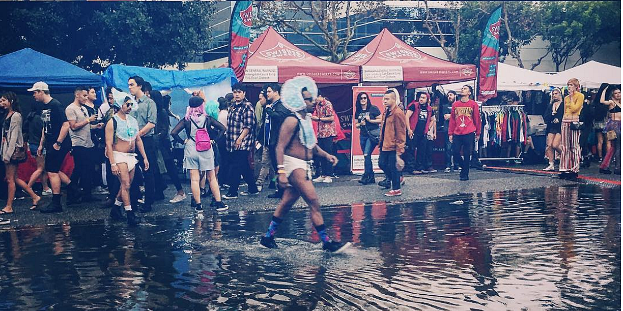 Beach Goth Sunday was a rainy mess, Grimes didn’t play