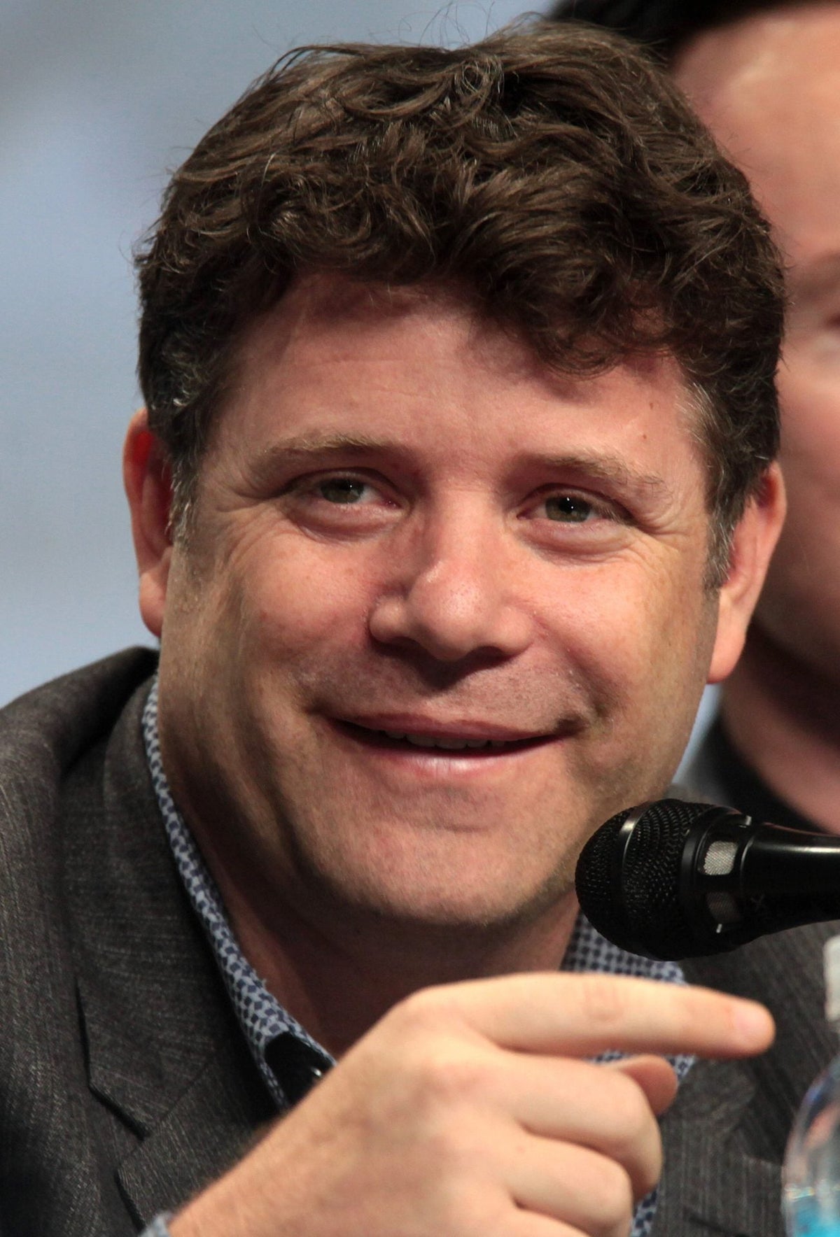 Sean Astin (Goonies / LOTR / Stranger Things) addresses Corey Feldman and Alyssa Milano situation