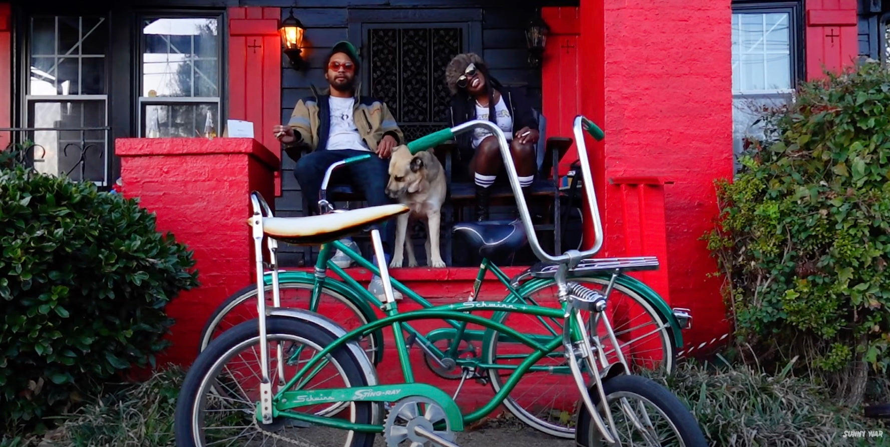 Sunny War & Tré Burt team up for “Scornful Heart”