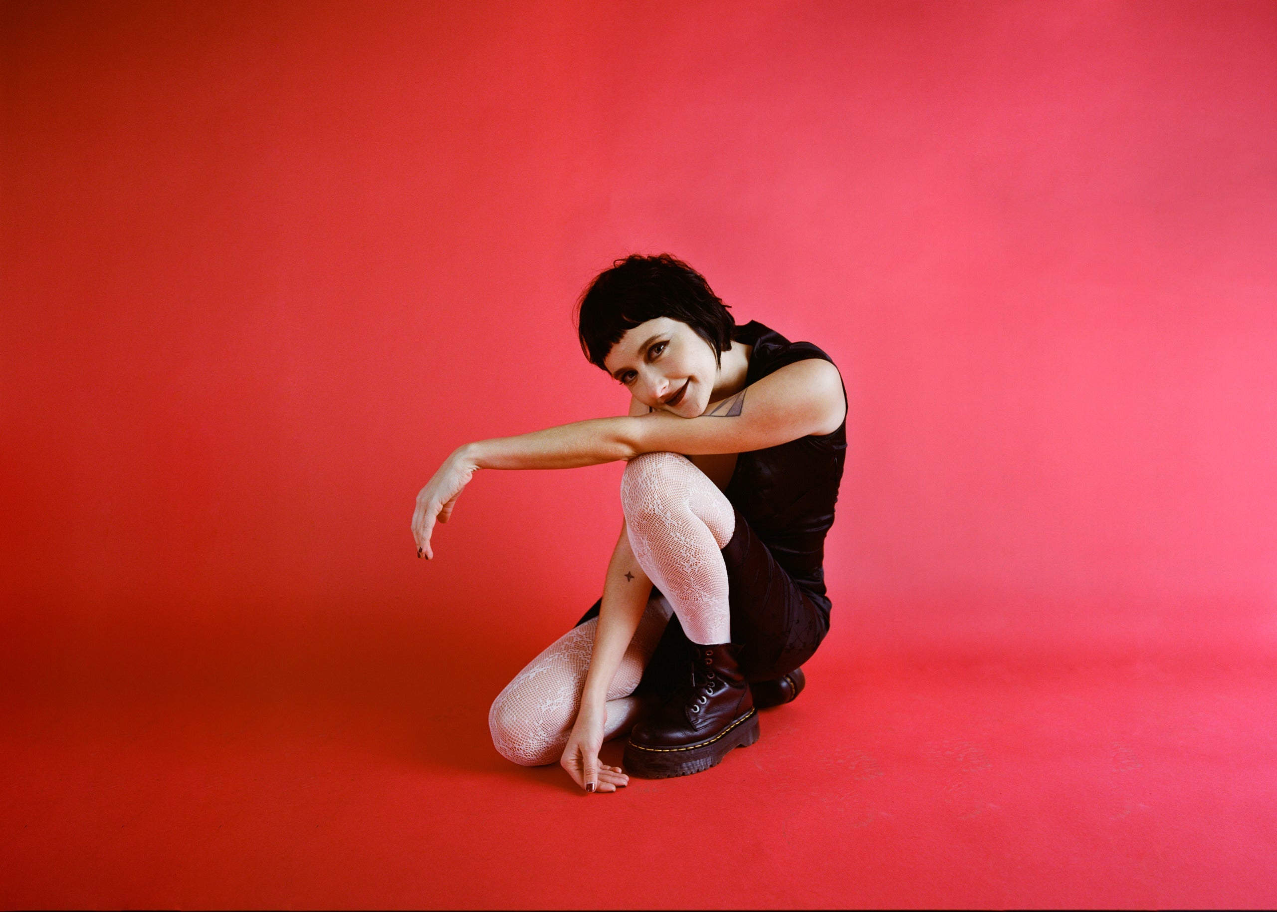 Winter announces new album & tour, shares “Just Like a Flower”