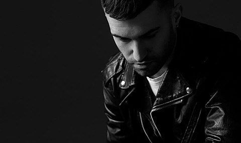 A-Trak streaming a new remix of his Jamie Lidell collab, selling tickets to his T5 show in person in Williamsburg today