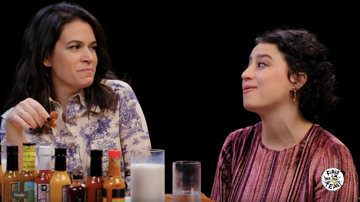 watch Abbi Jacobson & Ilana Glazer talk ‘Broad City’ final season, weed, UCB and more on ‘Hot Ones’