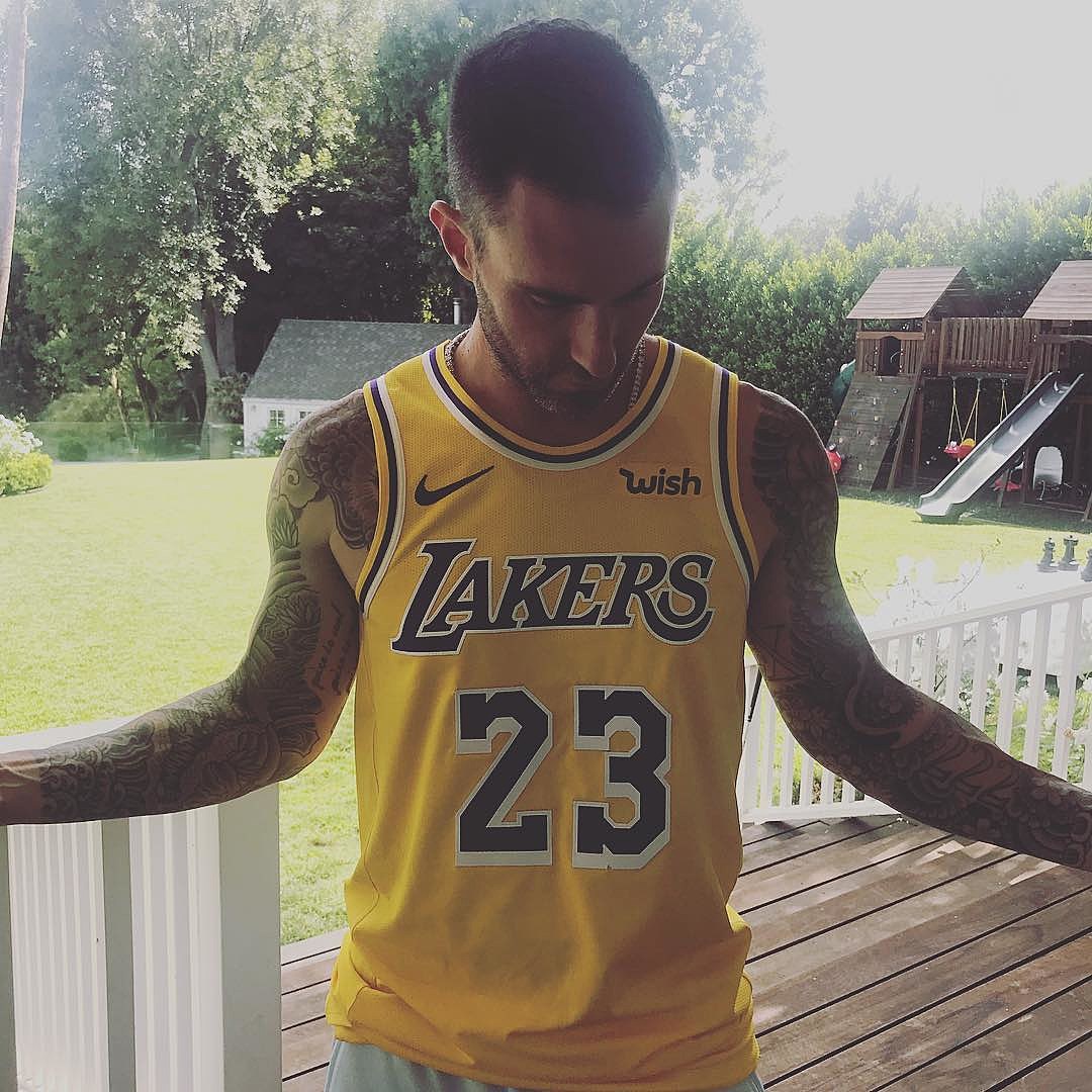 Maroon 5 playing 2019 Super Bowl Halftime Show (ugh)