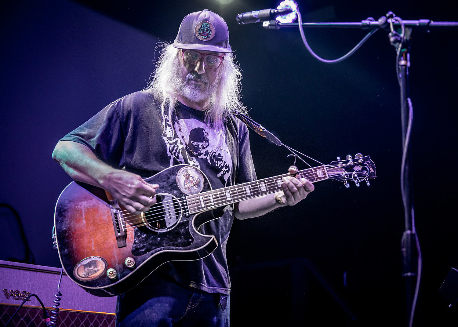 J Mascis pays tribute to Italy in new video
