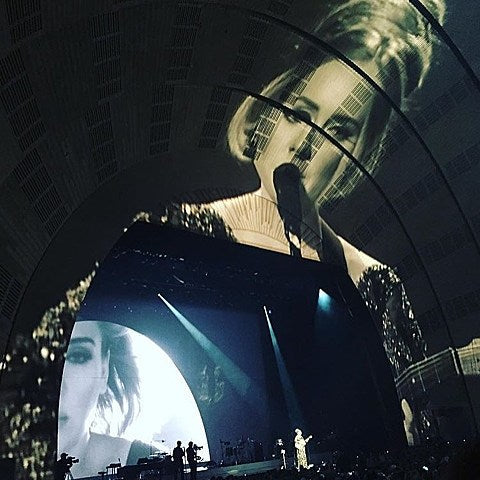Adele played Radio City, debuted new songs (videos, setlist)