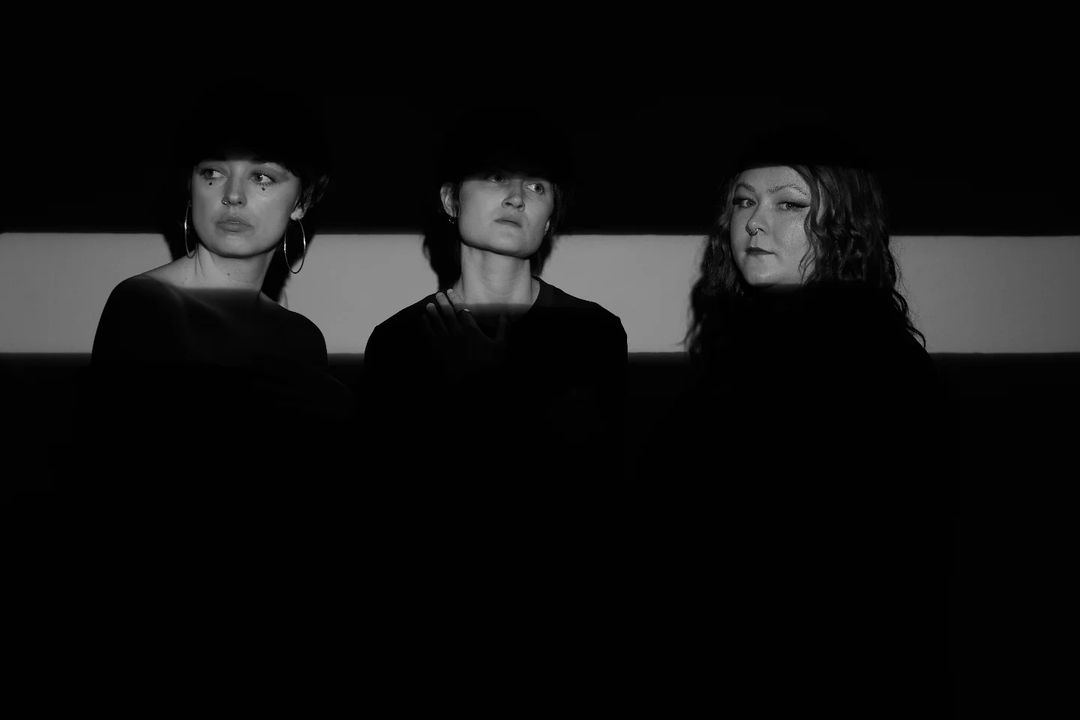 Welsh trio Adwaith announce new album – hear “Miliwn”