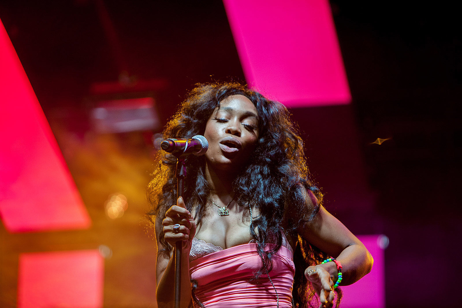 SZA’s NYC show tonight is at The Box