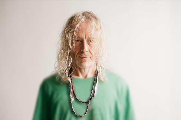 Low’s Alan Sparhawk announces solo LP ‘White Roses, My God’ & tour (listen to “Can U Hear”)