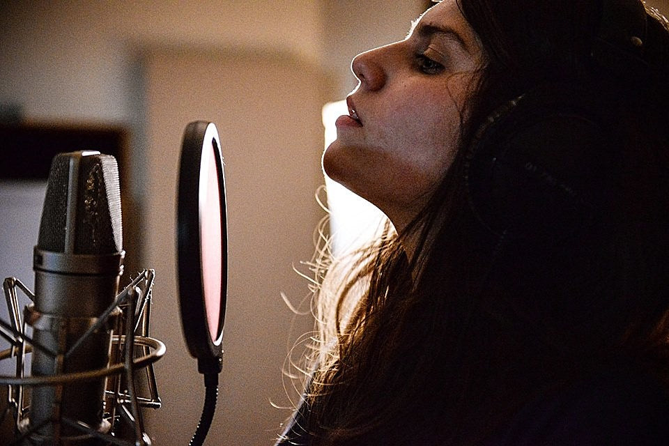 Alex Lahey recorded a solo version of “There’s No Money,” plays NYC tonight
