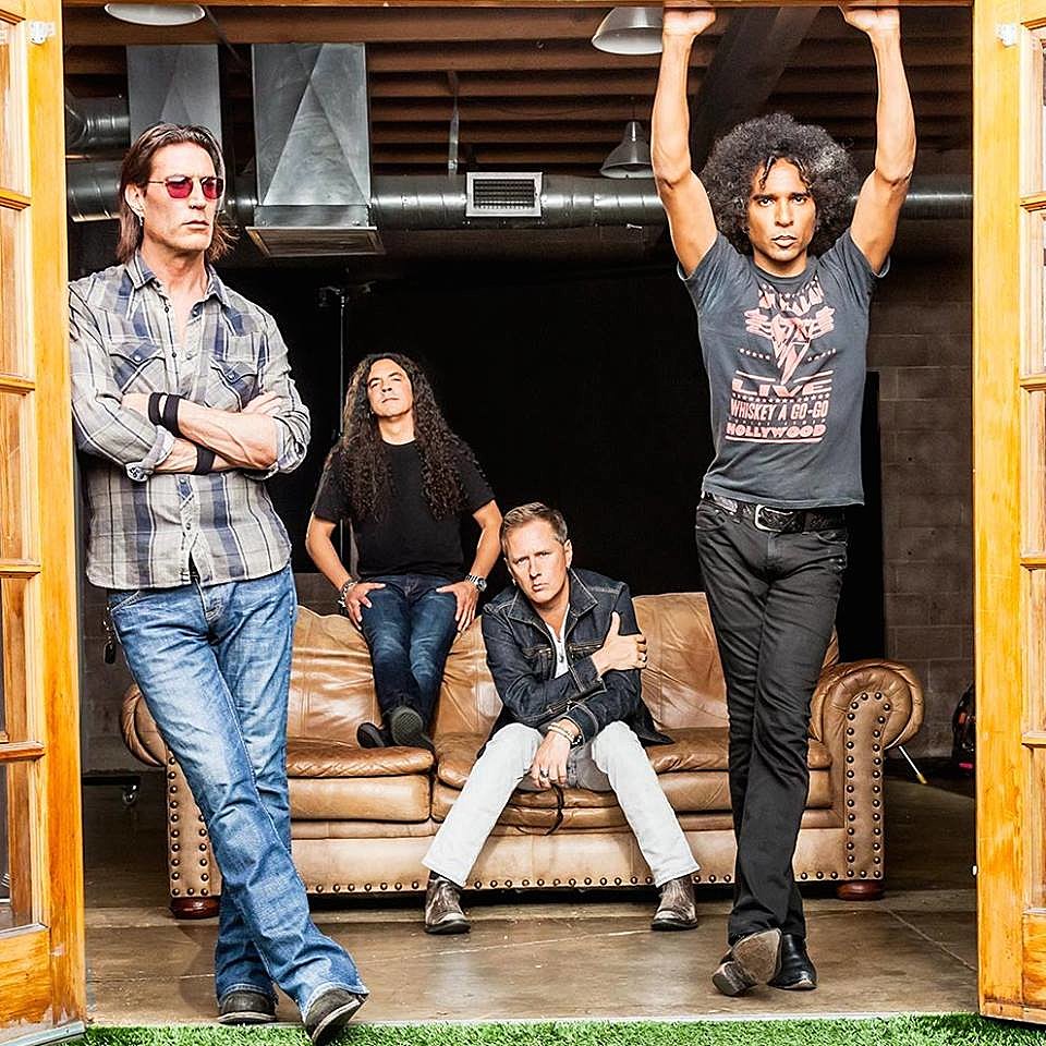 Jerry Cantrell talks not hanging out with Kurt Cobain; Alice In Chains expand tour