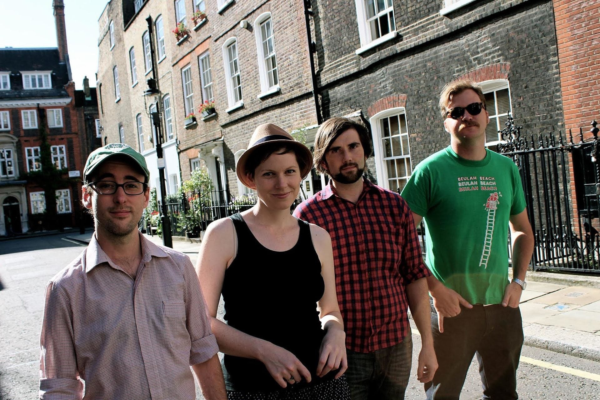 Allo Darlin’ release farewell single “Hymn on the 45” (watch the video)