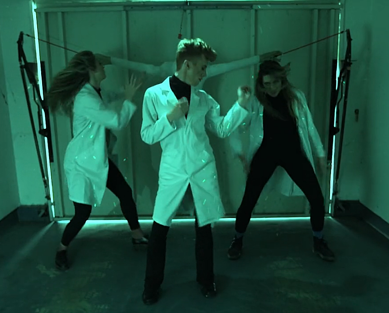 watch Lars Finberg’s twisted video for “Ambiverts,” catch him on tour w/ Mike Donovan