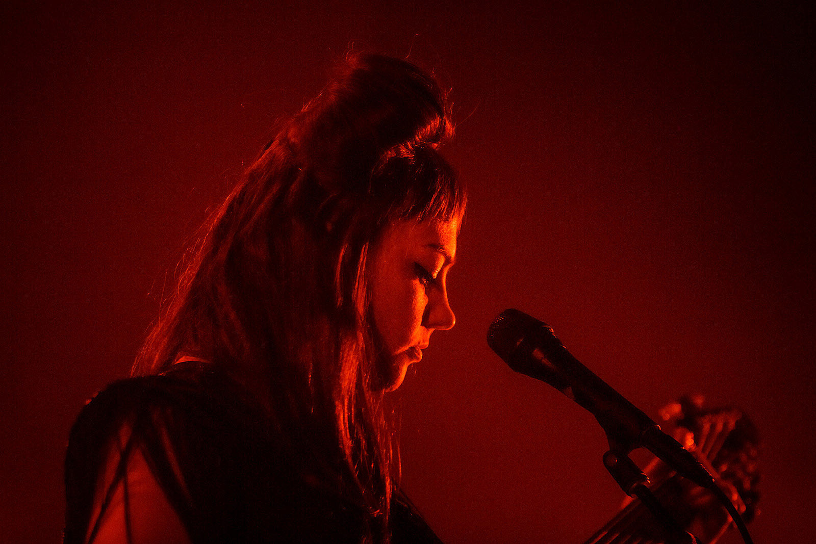 Angel Olsen & Vagabon @ Riviera Theatre (pics, video, setlist)