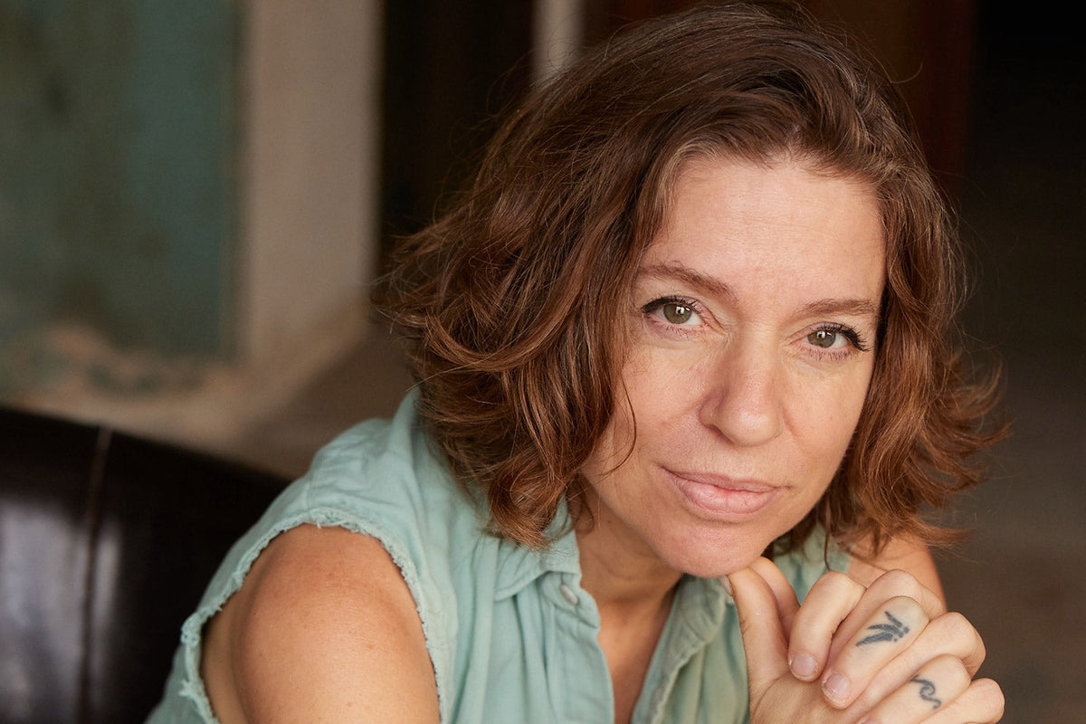 Ani DiFranco announces 2025 tour & ‘1-800-ON-HER-OWN’ screenings