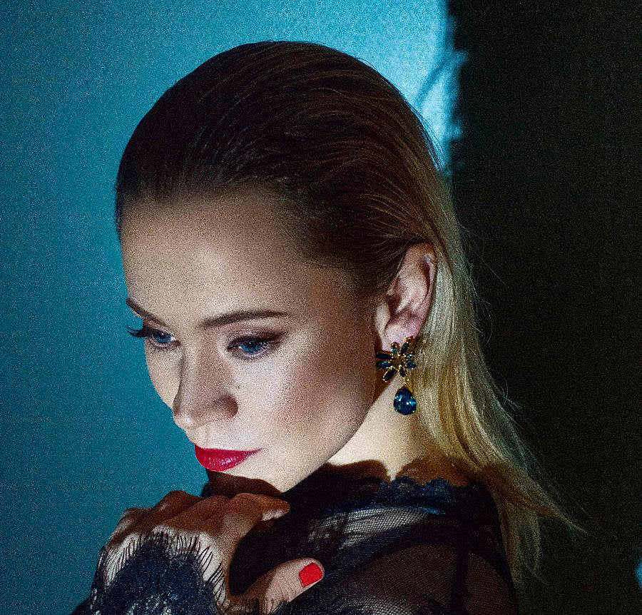 Annie preps first album in more than a decade, shares “American Cars”